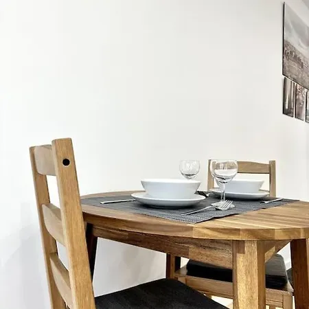 Wolfie Apartment, Center