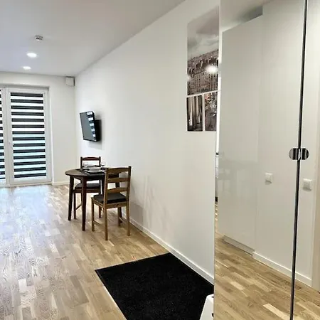 Wolfie Apartment, Center *