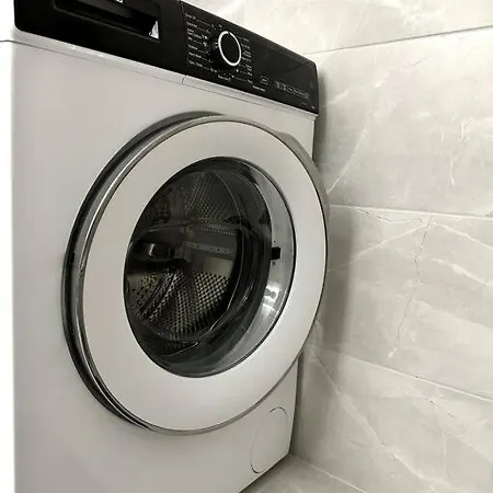 Wolfie Apartment, Center