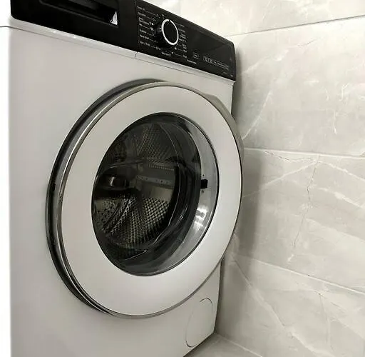 Wolfie Apartment, Center